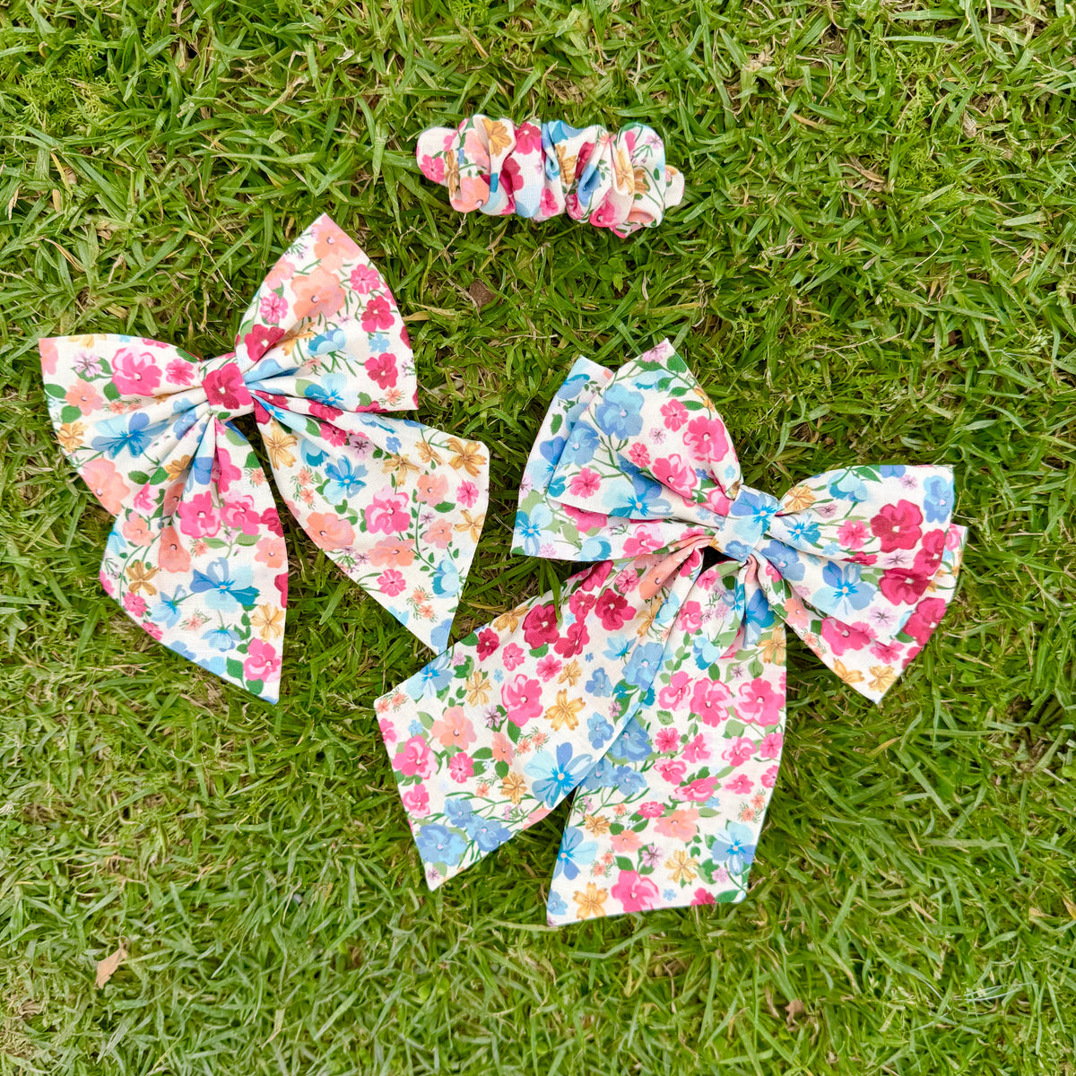 Blossom Lane | Floral Classic Bow